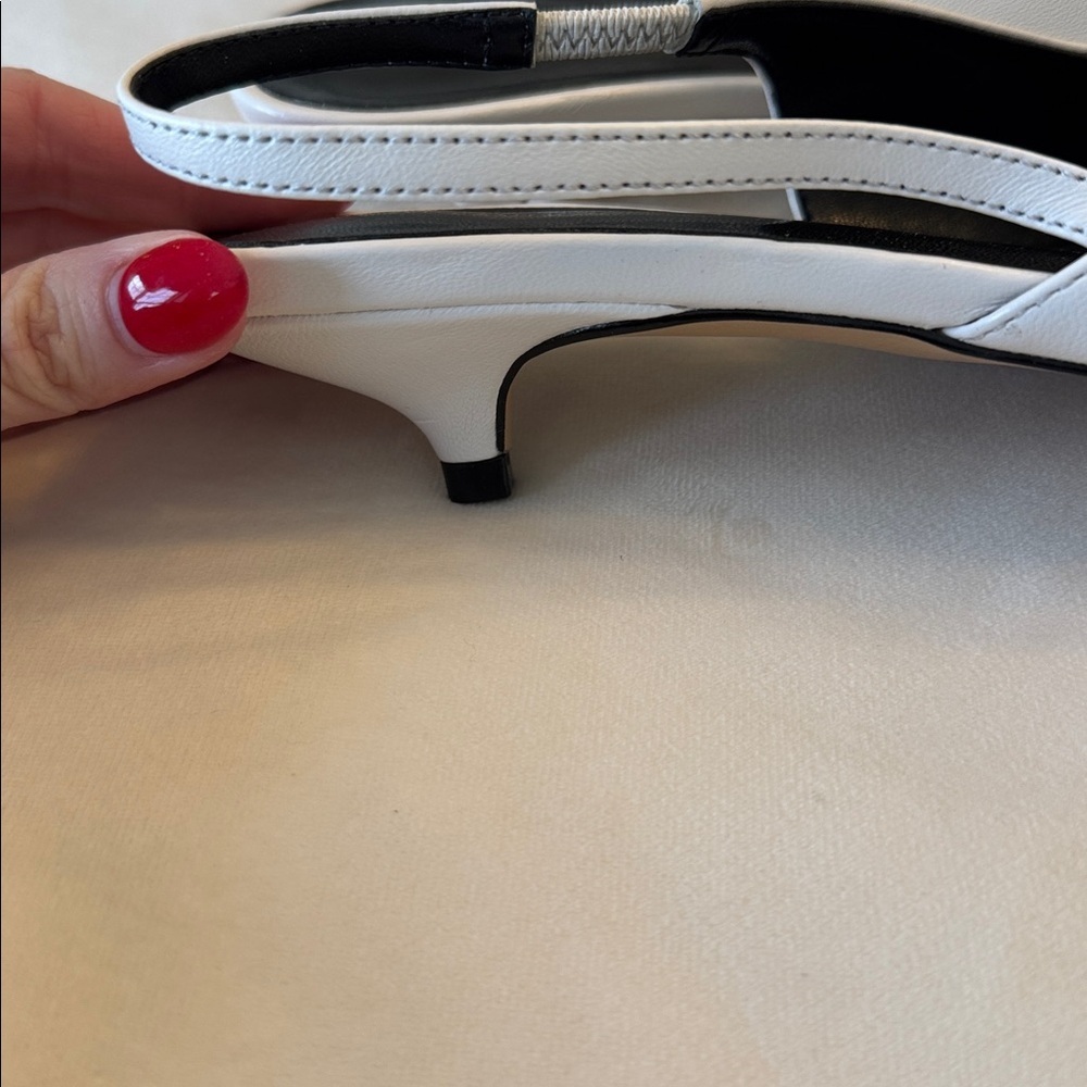 Like new! Ann Taylor White Slingback Kitten Heels, sz 6 - Picture 3 of 6